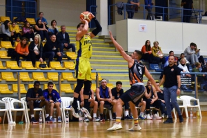 Bajnoki labdarúgó mérkőzés